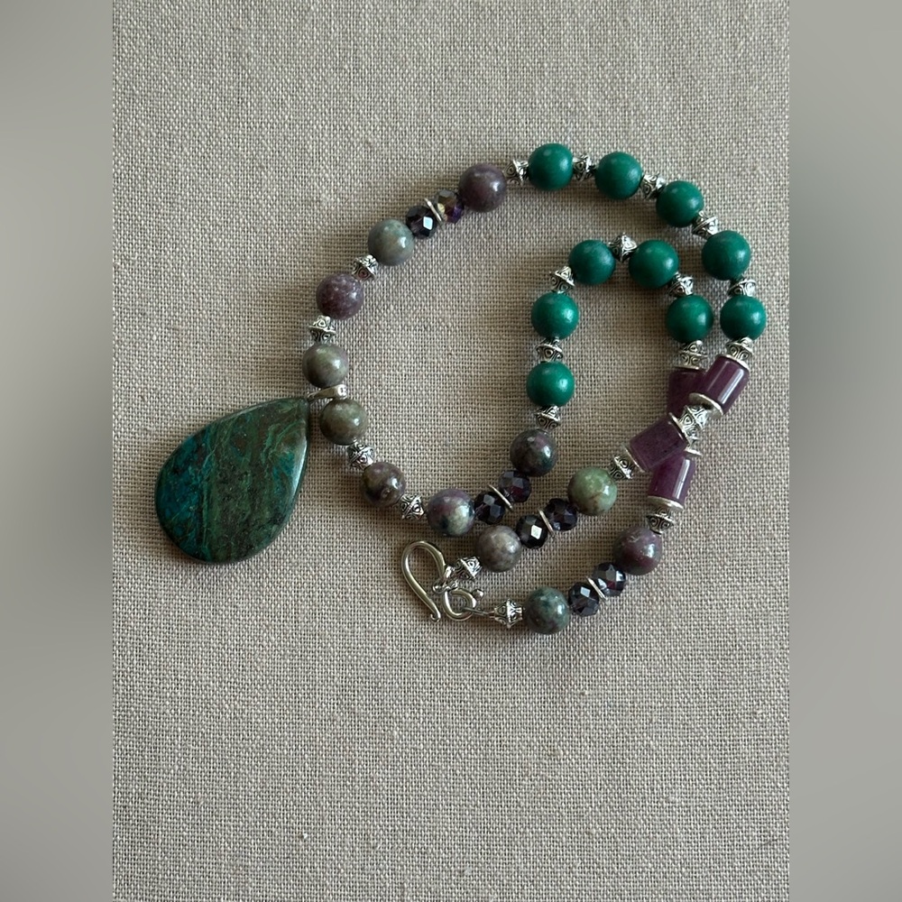 20-1/2 inch Ruby Zoisite gemstone bead Necklace NWOT - Picture 5 of 13